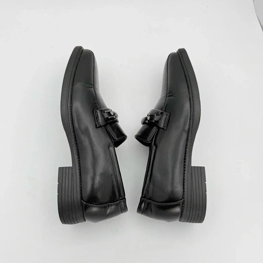 Tahari - Boys Haskell black faux leather slip on loafers metal detail shoes SZ 1